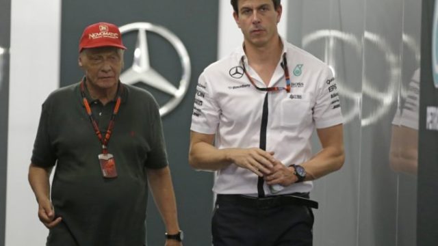 426809_niki lauda toto wolff 676x503.jpg