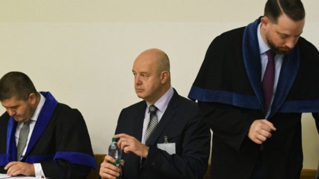 427006_04 14 676x465.jpg
