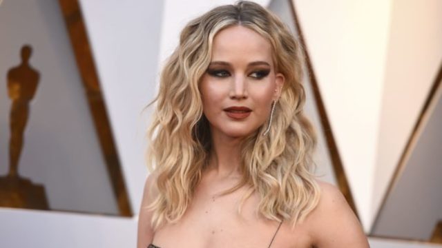 427235_jennifer lawrence 676x419.jpg