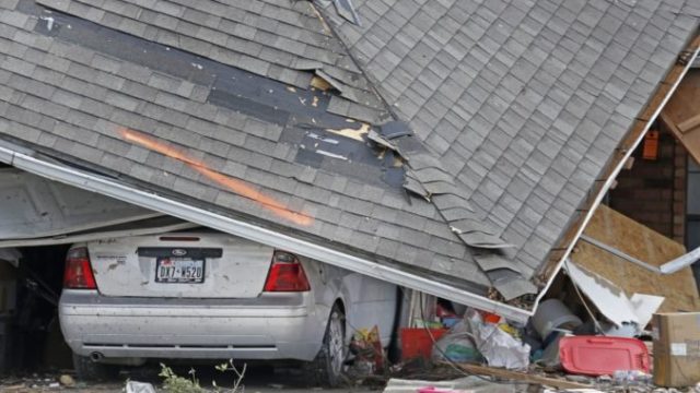 427268_tornado dallas 676x499.jpg