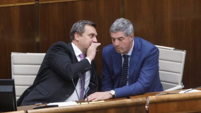 427516_andrej danko bela bugar 676x468.jpg