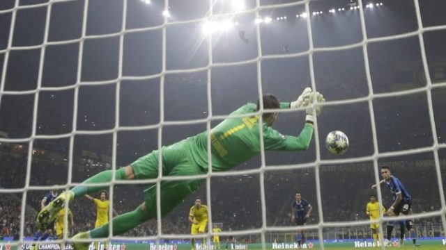 427609_roman buerki liga majstrov borussia dortmund inter milano 676x451.jpg