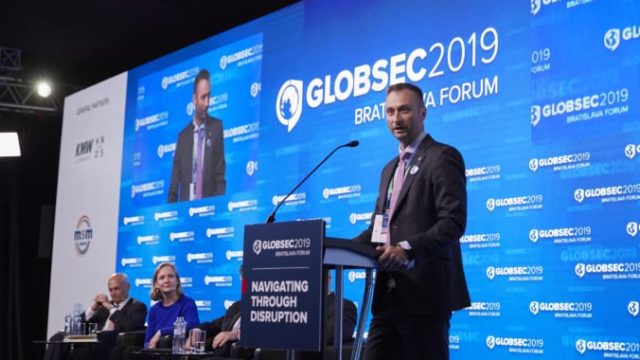 427738_glb19_day3_15_30_closing remarks_dh_large 12 676x451.jpg