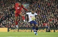 427888_georginio wijnaldum serge aurier fc liverpool tottenham premier league 676x439.jpg