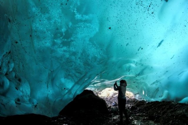 428094_switzerland_glacier_11808 a3cfc5f6b5d14a6688886e24bf19ea26 676x451.jpg