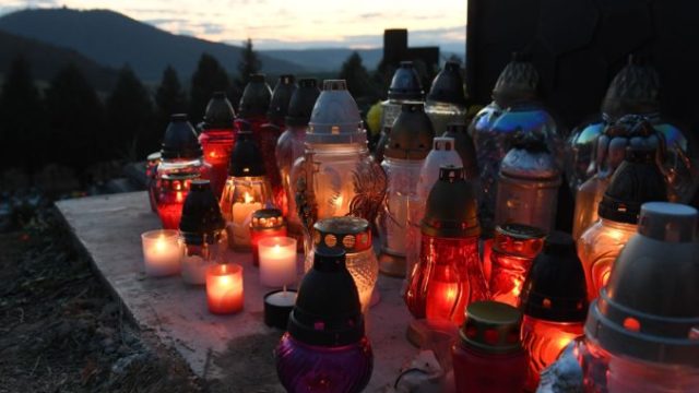 428335_svieca 676x454.jpg