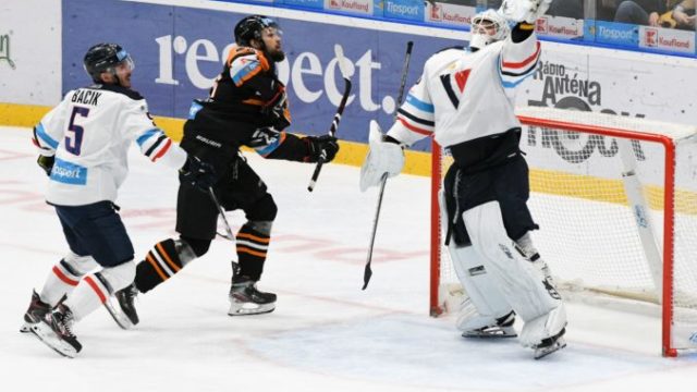 428439_barry brust hc slovan bratislava tipsport liga 676x492.jpg