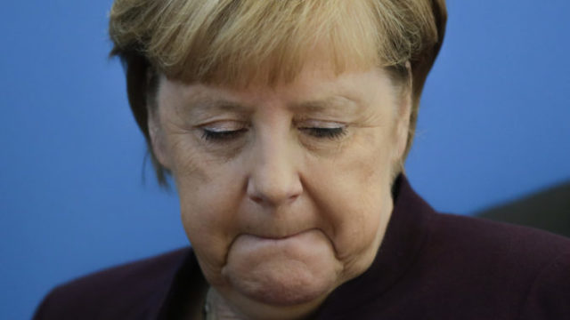 428474_merkelova 676x493.jpg