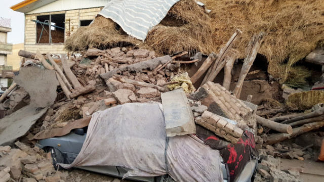 428902_iran_earthquake_69757 128a16550af14899b66b625bdb47da13 676x451.jpg
