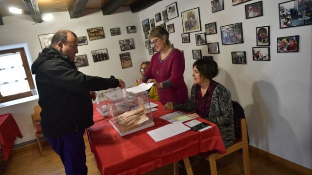 428958_parlamentne volby spanielsko 676x451.jpg