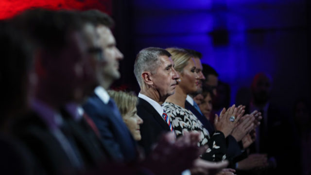 429537_czech_republic_velvet_revolution_anniversary_46234 343541f5dd4740dba769e861d40d3153 676x451.jpg