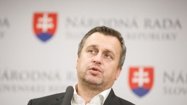 429592_andrej danko predseda nr sr slovenska narodna strana sns 676x451.jpg