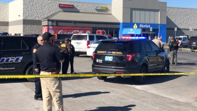 429635_oklahoma_walmart_shooting_52203 f6a2a040aa784c72866ef634c811ac1c 676x451.jpg
