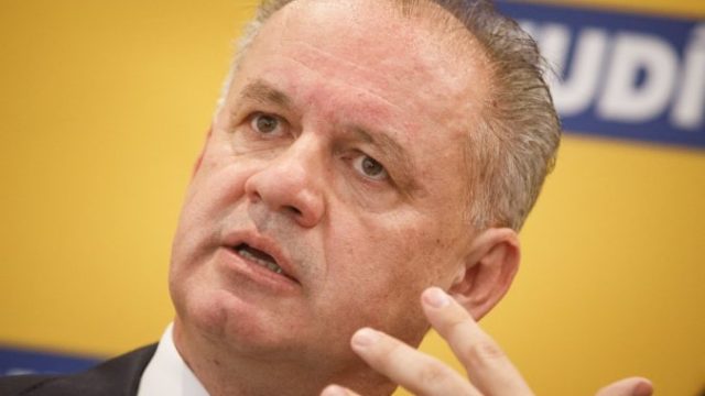 429662_andrej kiska za ludi 676x495.jpg