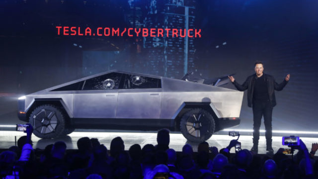 429914_tesla 676x431.jpg