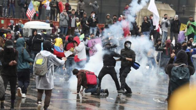 429980_colombia_protest_20726 342960ed27b141848e9e4bdce1a52b43 676x451.jpg