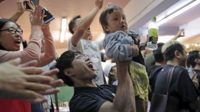 430084_hong_kong_protests_01377 42f03081cd3944efb5cf9e68b8b4ce43 676x451.jpg