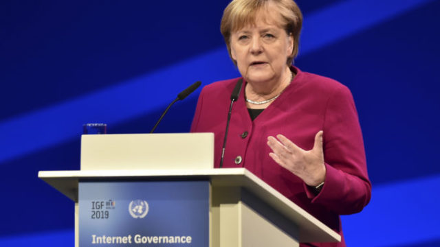 430288_merkelova 4 676x460.jpg