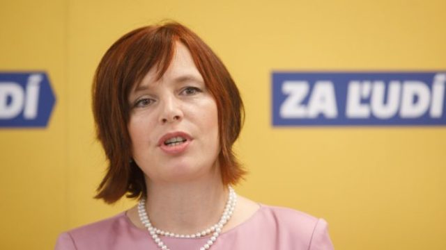 430622_veronika remisova za ludi 676x451.jpg