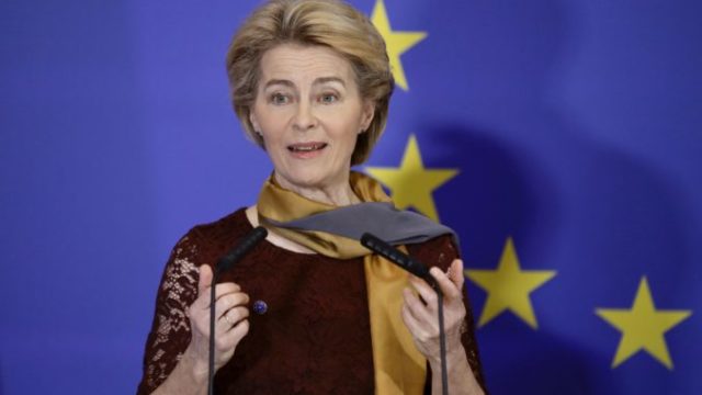 430630_ursula von der leyen 676x457.jpg