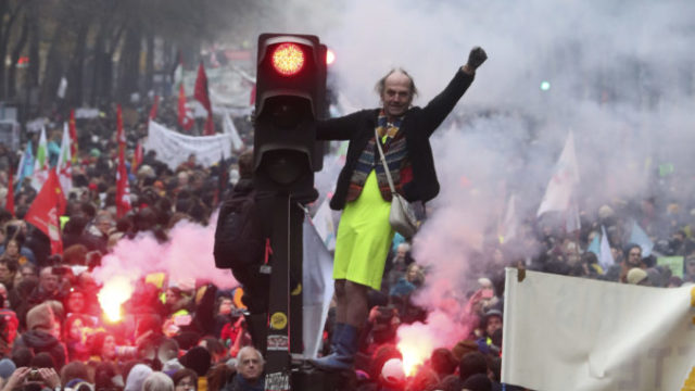 430929_aptopix_france_strikes_81586 bdd943c46505461a9068db246b2a5b2d 676x451.jpg
