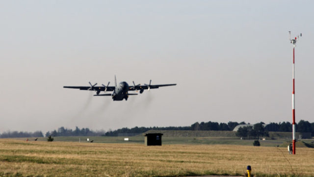 431227_lietadllo c 130 hercules 676x457.jpeg