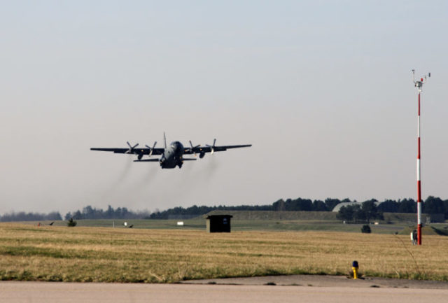 431227_lietadllo c 130 hercules 676x457.jpeg