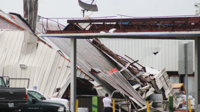 431777_tornado 676x451.jpg