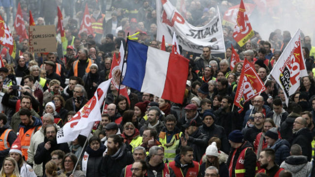 431794_france_strikes_68680 ad41daa1ac614c94ad1469e21a2693de 676x487.jpg