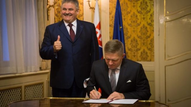 431826_jan richter robert fico 676x451.jpg