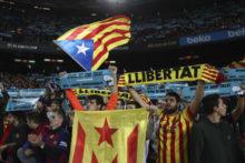 432041_spain_soccer_clasico_protest_33984 b01a14a654744540918fc05205e18f3a 676x451.jpg