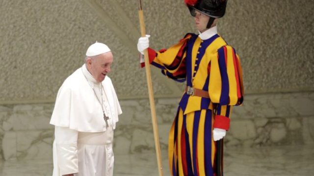 432058_vatican_pope_56716 0fa75d49e22c4b1981f29fab20b8bf8e 676x451.jpg