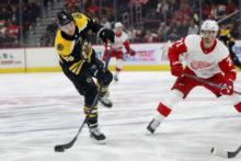 432099_bruins_red_wings_hockey_90539 329cf9e0f88f402a9fcdf0ee0d462efb 676x451.jpg