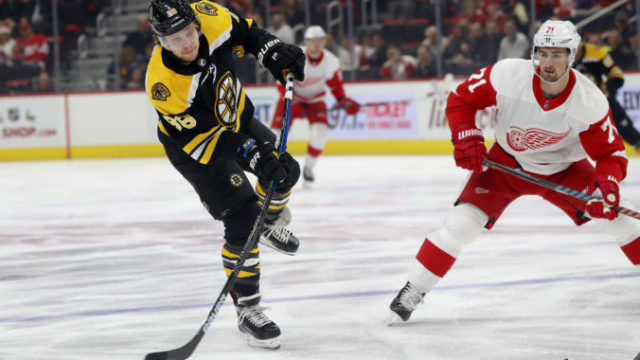 432099_bruins_red_wings_hockey_90539 329cf9e0f88f402a9fcdf0ee0d462efb 676x451.jpg