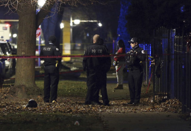 432114_chicago_shooting_02418 f2df4fced9c5477c9b934fb616e77723 676x465.jpg