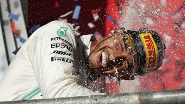 432277_lewis hamilton 676x452.jpg