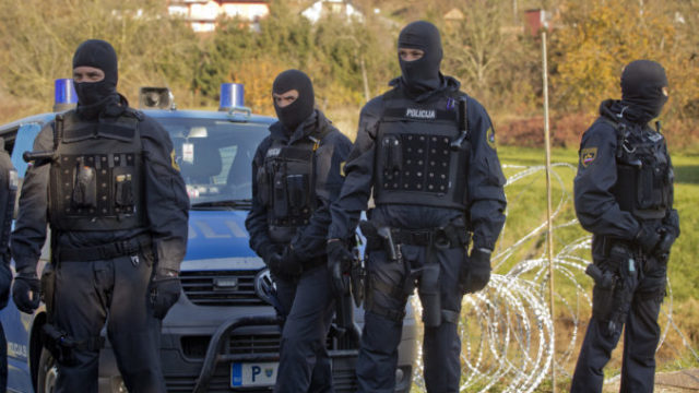 432358_slovenia_migrants 35a1b8fcf84444498311363e2b76542e 676x429.jpeg