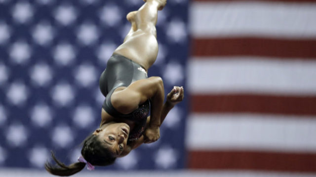 432387_simone 676x451.jpg
