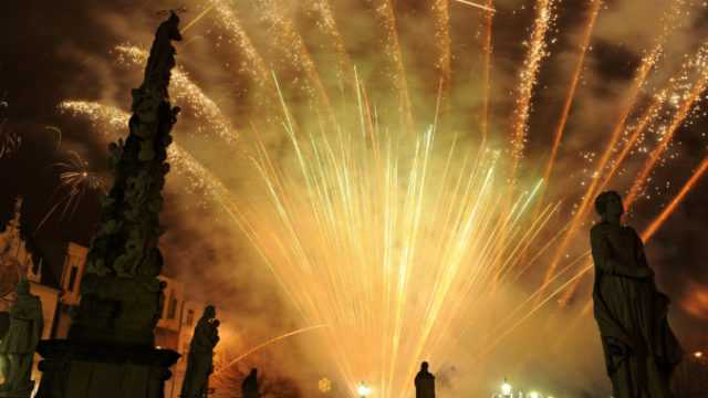 432394_ohnostroj2 676x468.jpg