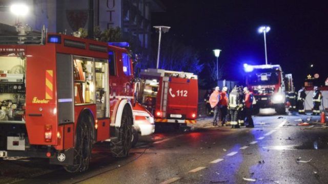 432829_italy_car_crash_57425 bdcece5ee4234241af7a3bf1664c0f7b 676x475.jpg