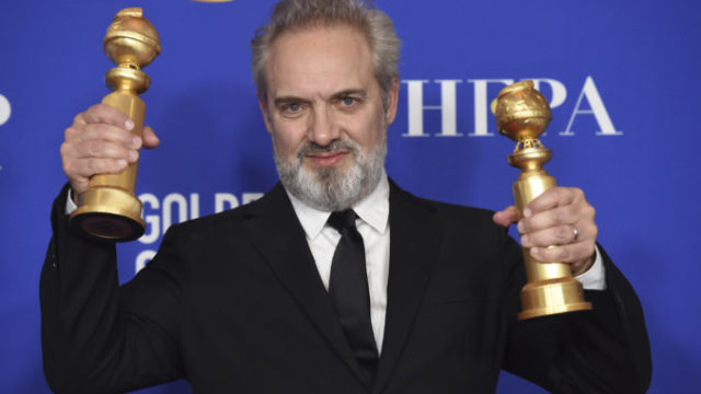 432912_77th_annual_golden_globe_awards_ _press_room_92906 400d680765ab4f3388039ecb6200332b 676x465.jpg