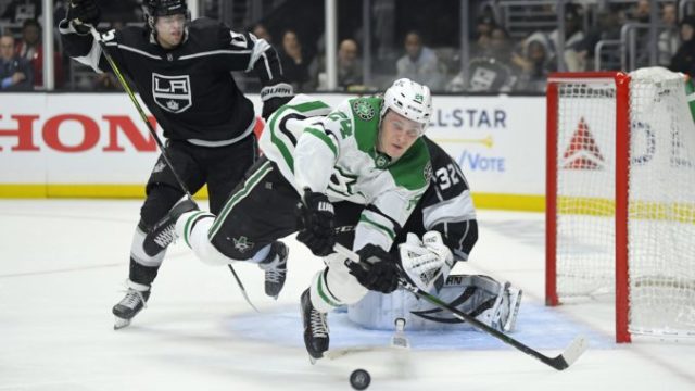 433057_roope hintz jonathan quick ben hutton dallas stars los angeles kings nhl 676x451.jpg