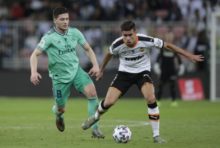 433059_toni kroos gabriel paulista real madrid fc valencia spanielsky superpohar semifinale 676x456.jpg