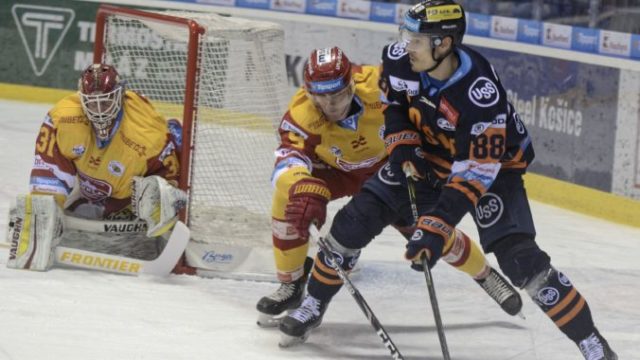 433269_michal valent jozef svec dalibor bortnak hc kosice dukla trencin tipsport liga 676x535.jpg