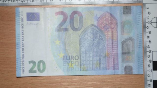 433382_falosne peniaze 676x451.jpg