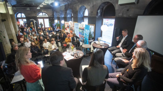 433886_img_9516 copy 1 676x451.jpg