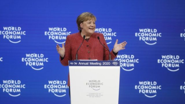 433928_switzerland_davos_forum_42335 bb70fff80bf448bbb0f43df6cf480a14 676x431.jpg