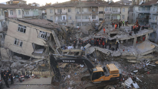 434029_turkey_earthquake_53767 6f779f3d6ab24e63b29f9d4b1020a730 676x451.jpg