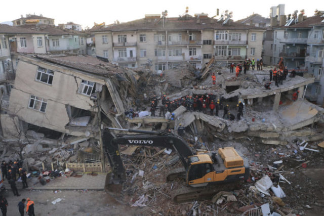 434029_turkey_earthquake_53767 6f779f3d6ab24e63b29f9d4b1020a730 676x451.jpg