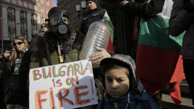 434066_bulgaria_protest_water_crisis_79624 a7241b5dd7044ff0967aa88ea65748c8 676x451.jpg